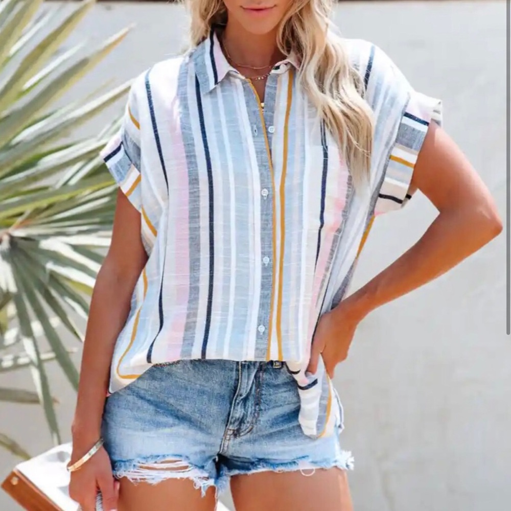 Vici Short Sleeve Striped Button Down Blouse Medium